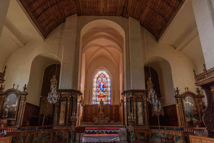 Francia - Gerberoy 26 - Colegiata de Saint-Pierre de Gerberoy.jpg